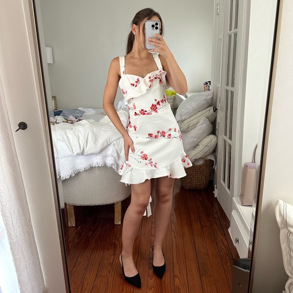 Black Halo Dresses & Skirts - Black Halo Zalda White and Pink Floral Ruffle Mini Dress